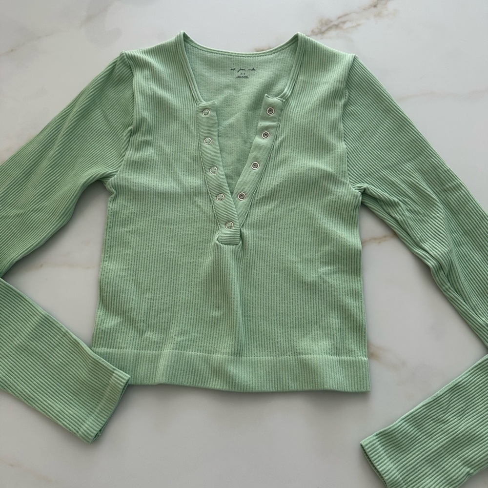 Out from Under rib green top size s